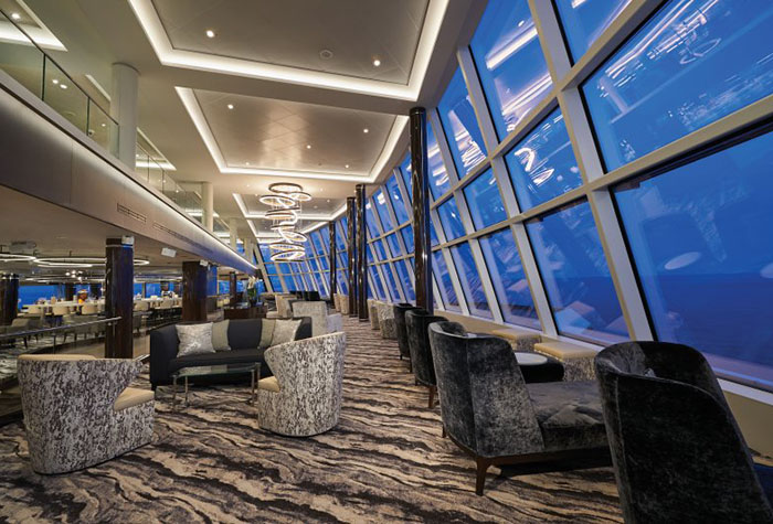 Salón mirador en el Norwegian Bliss